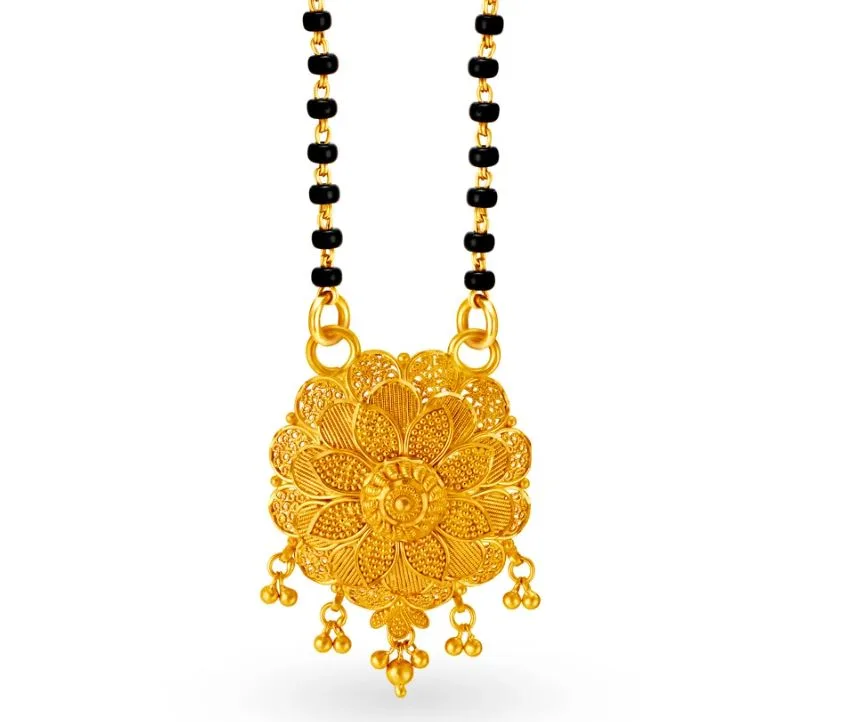 Pendant Design : सोने के लॉकेट के बेहतरीन डिजाइन आपके मंगलसूत्र को ट्रेंडी लूक देगा, देखे डिज़ाइन