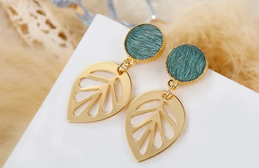 Gold Earring Design : गोल्ड इयररिंग्स के यूनीक डिजाइन आपको देंगे क्लासी लुक, देखे डिजाइन