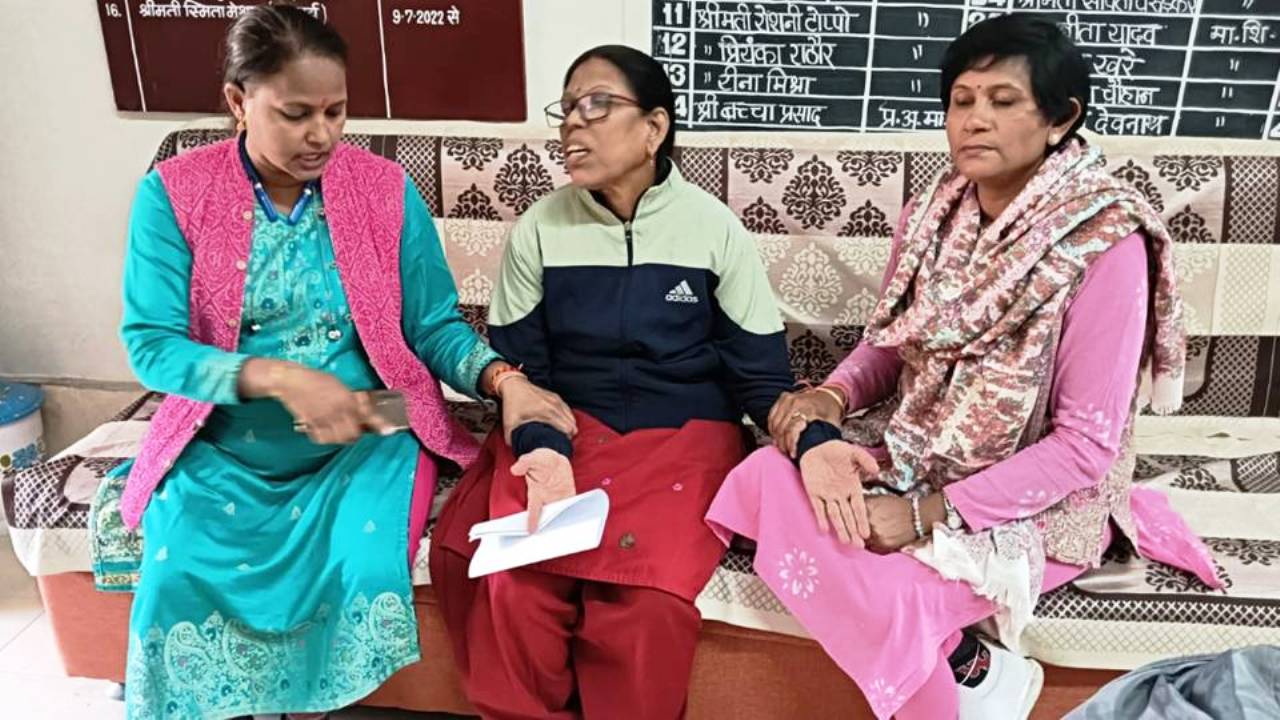 लोकायुक्त ने वरिष्ठ लिपिक को 10 हजार रुपए की रिश्वत लेते हुए रंगे हाथ किया गिरफ्तार