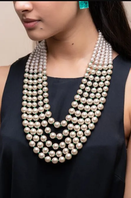 Pearl Necklace Set : मोतियों से सजा यह खूबसूरत नेकलेस सेट आपको देगा एलिगेंट लुक, देखें डिजाइन