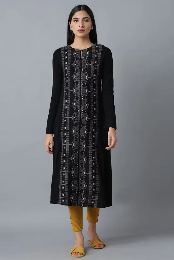 Black Kurti : कॉलेज पहनकर जाने के लिए बेस्ट है ये कुर्तियाँ, देखे कलेक्शन