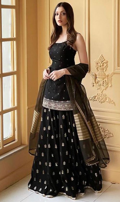 Sharara Suit : शादियों मे पहने शरारा सूट आपको मिलेगा रॉयल लूक, देखे 3 बेस्ट डिज़ाइन