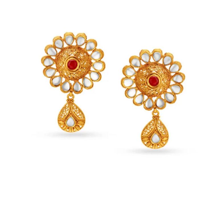 Best Earrings Design : इस त्योहार कानो मे पहने ये इयररिंग, देंगे बेस्ट लूक