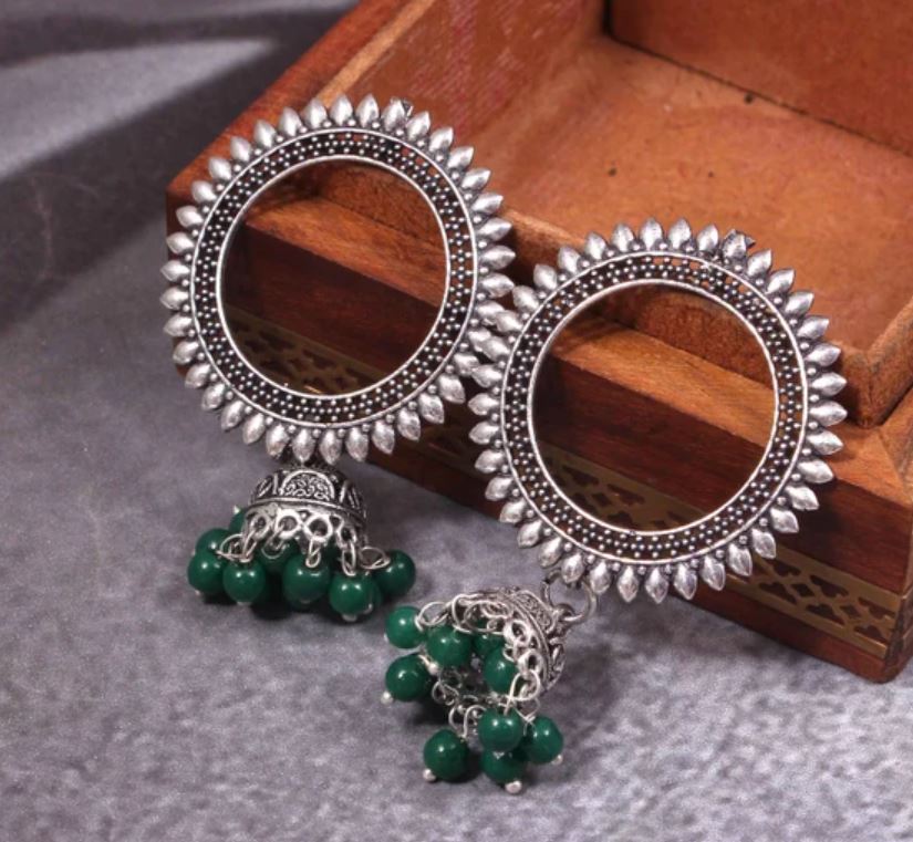 Long Earring : शादी में परफेक्ट लुक देंगे ये लॉन्ग ईयररिंग, देखे 3 बेहतरीन डिज़ाइन