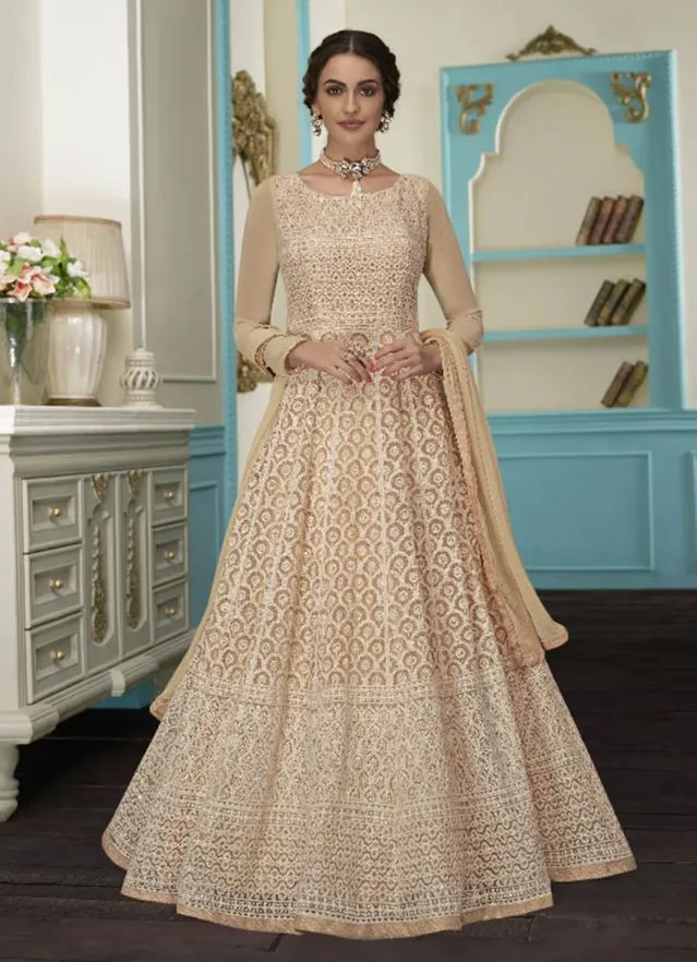 Best 5 Gown Designs : गाउन के 5 बेहतरीन डिज़ाइन जो शादी मे पहनने के लिए है बेस्ट