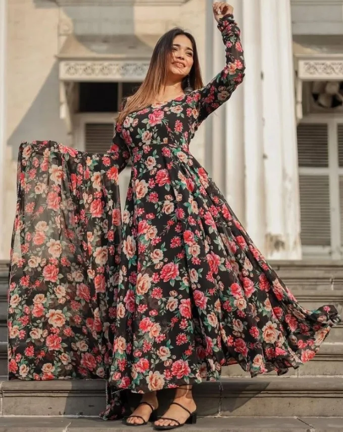 Suit Collection : ऑफिस पहनकर जाने के लिए सलवार सूट के कुछ खास डिजाइन, देंगे कंफर्टेबल लुक