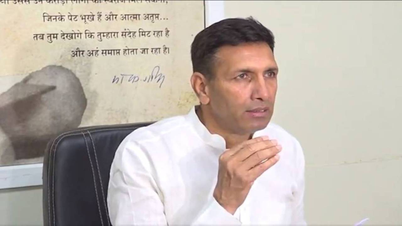 मोदी सरकार से करप्ट सरकार देश की हिस्ट्री मे आज तक कोई दूसरी नहीं हुई - जीतू पटवारी