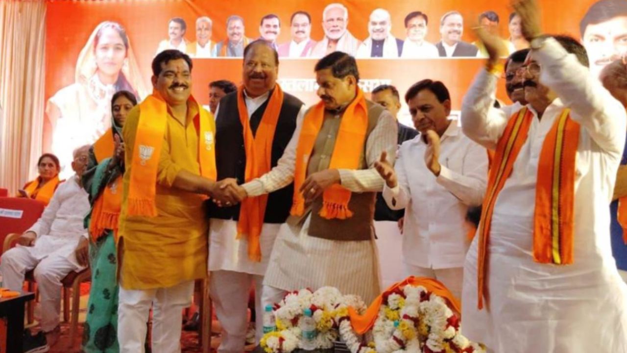 Lok Sabha Election 2024 : काँग्रेस को लगा बड़ा झटका! कांग्रेस नेता प्रमोद गुगलिया और पूर्व विधायक मनोज चावला भाजपा मे शामिल