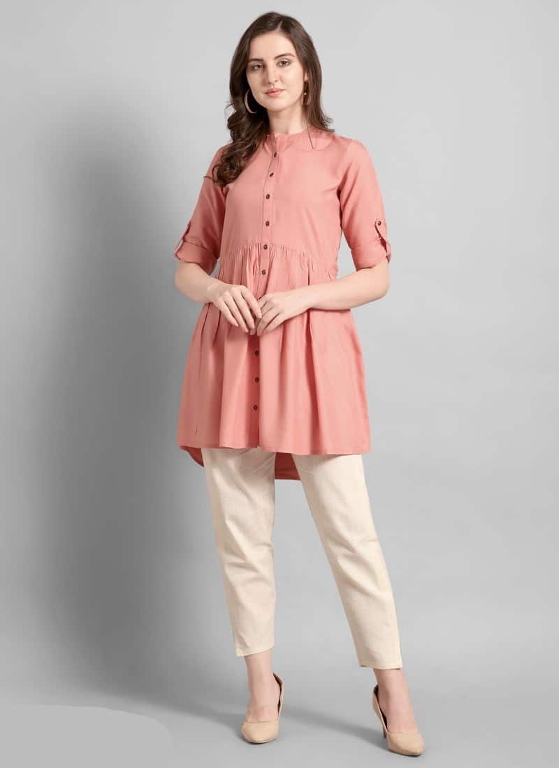 Short Kurti : इस त्योहारी सीज़न पहने शॉर्ट कुर्ती, देंगे कम्फर्ट और बेस्ट लूक