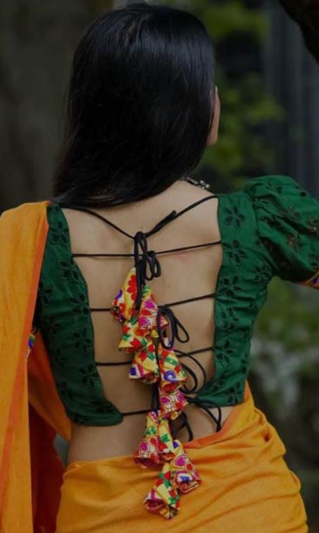 Dori Blouse Design : समर सीज़न मे पहनने के लिए बेस्ट है ये डोरी बैक ब्लाउज़, देखे डिज़ाइन