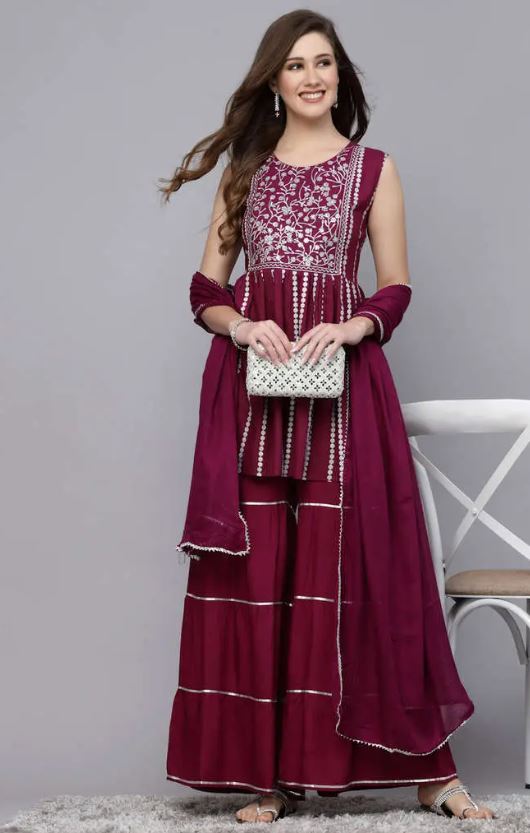 Sharara Dress : शादी समारोह या किसी सेरेमनी में पहनकर जाये ये शरारा ड्रेस, मिलेगा एलिगेंट लुक