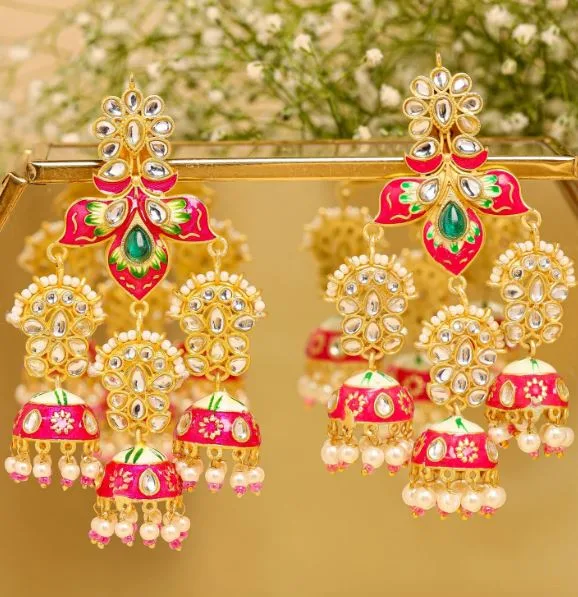 Jhumka Earrings : ट्रेडिशनल लुक के लिए बेस्ट हैं ये झुमका ईयररिंग्स, देखें डिजाइन