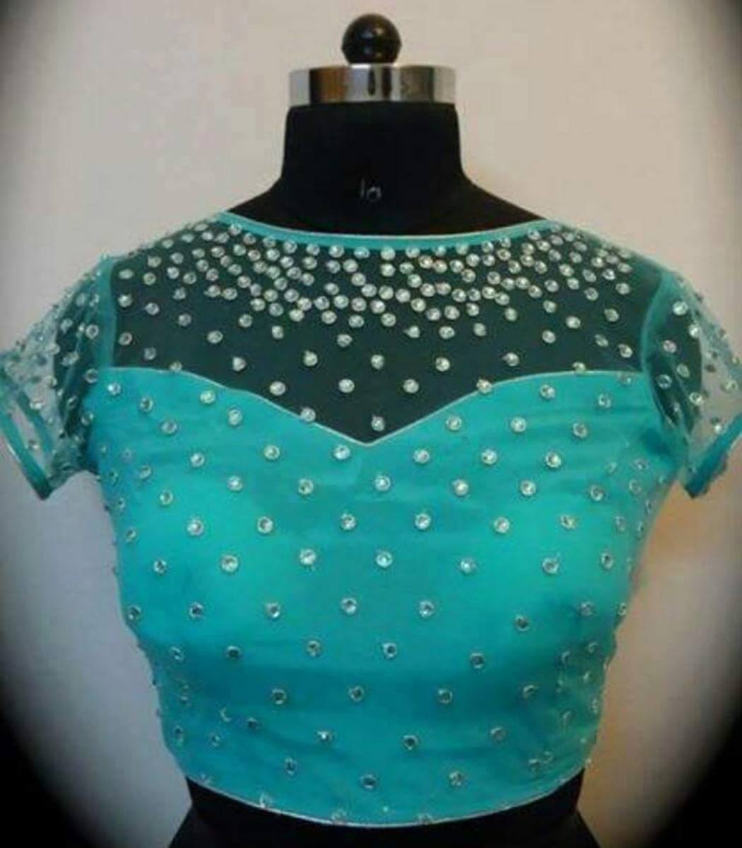 Blouse Design : सेमी ट्रांसपेरेंट ब्लाउज़ के कुछ नए स्टाइल आपको देंगे यूनीक लुक