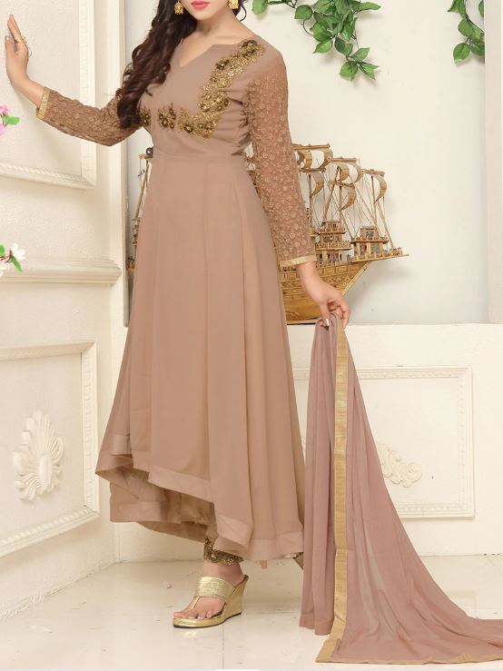 Suit Design : शाही लुक पाने के लिए ट्राई करें ये 4 कलर सूट