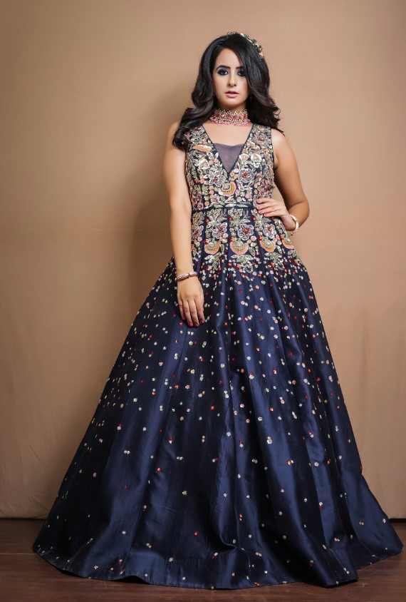 Gown Collection : 3 बेहतरीन पार्टी वियर गाउन जो आपकी खूबसूरती निखार देंगी