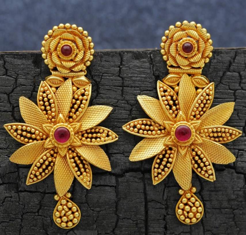 Jhumka Design : मॉडर्न के साथ ट्रेंडी दिखने के लिए ट्राई करे ये झुमका