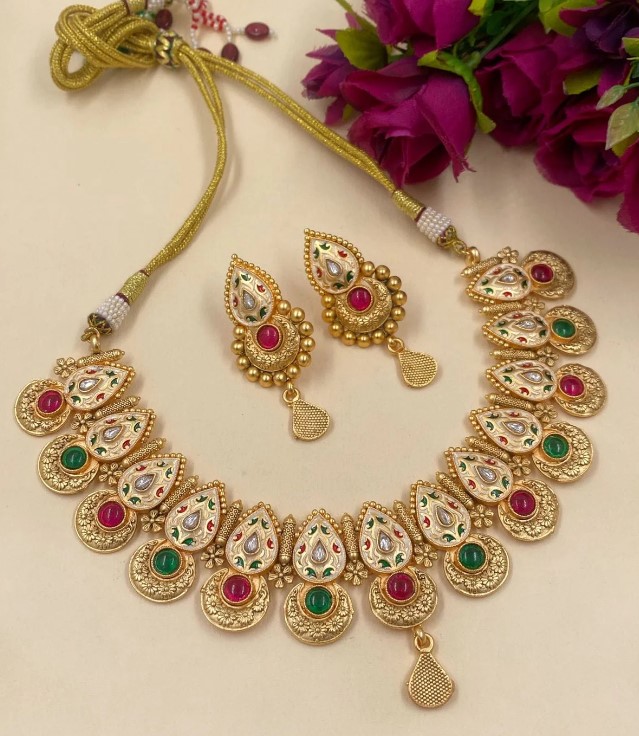 Necklace For Ethnic Wear : एथनिक वियर के साथ पहने ये नेकलेस, दिखेंगी मॉडर्न