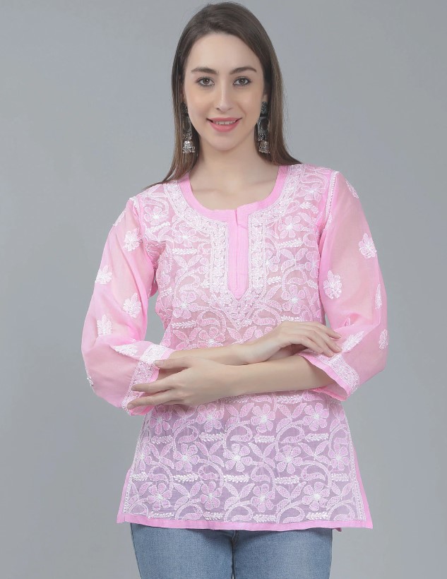 Short Kurti : गर्मियों मे पहनने के लिए बेस्ट है शॉर्ट कुर्तियाँ, देखे 3 बेहतरीन डिजाइन