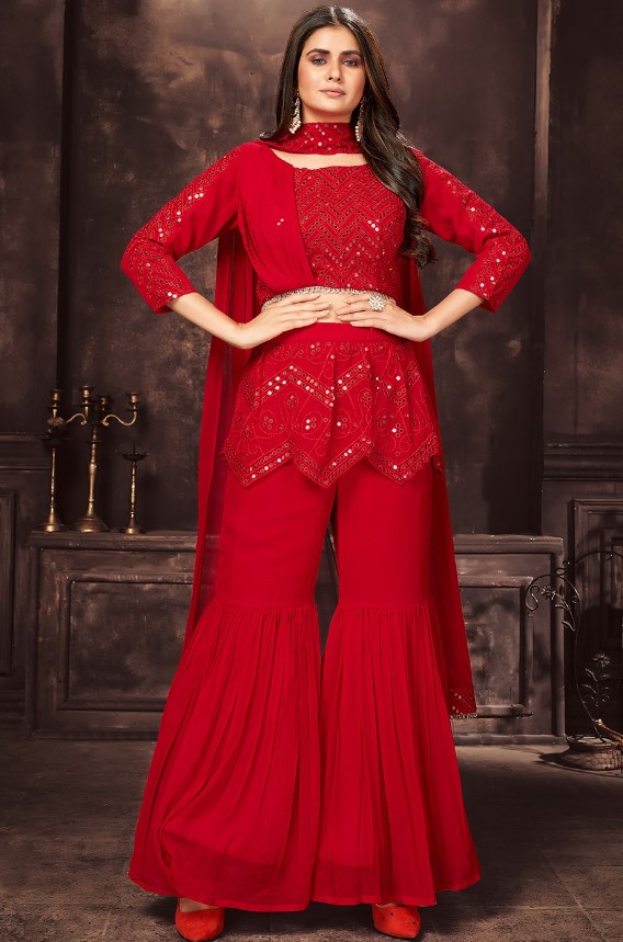 Gharara Suit : शादियों मे पहनकर जाने के लिए बेस्ट है ये ग़रारा सूट, देखे डिजाइन