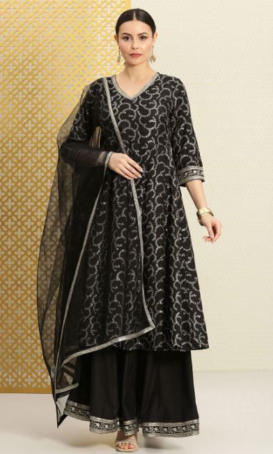 Silk Pataudi Suit : शादी में पहनने के लिए चुनें पटौदी सिल्क सूट, देखें 3 शानदार डिजाइन
