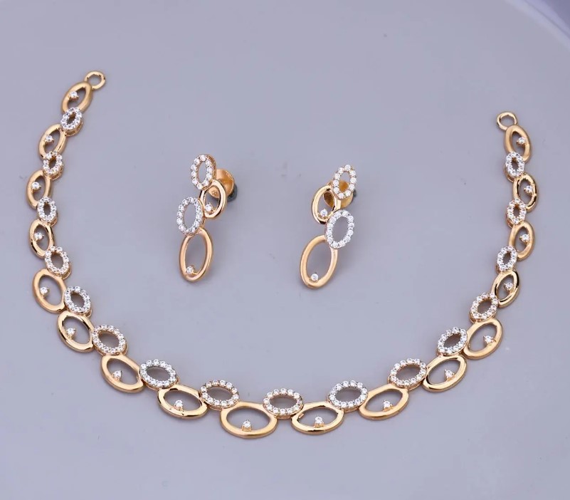 Necklace Design : शादियों मे पहनकर जाने के लिए परफेक्ट है ये नेकलेस, देखे डिजाइन