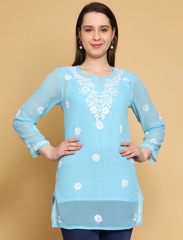Short Kurti : गर्मियों मे पहनने के लिए बेस्ट है शॉर्ट कुर्तियाँ, देखे 3 बेहतरीन डिजाइन