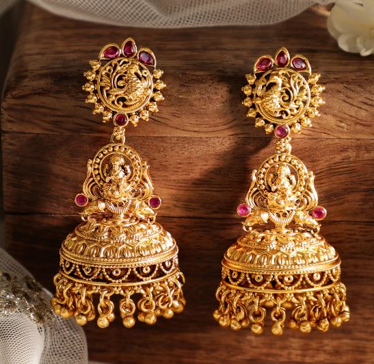 Earring Design :  इयररिंग के टेम्पल डिज़ाइन आपको देंगे क्लासी लुक