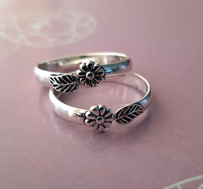 Toe Rings Collection : पैरो की उंगलियों में खूब जचेंगी ये टो रिंग