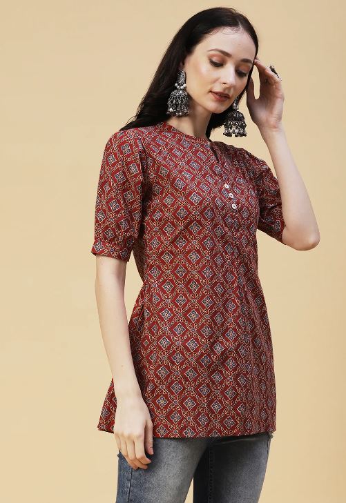 Short Kurti Collection : इस गर्मी कम्फर्ट के साथ पाए ट्रेंडी लुक, ट्राई करे शॉर्ट कुर्ती