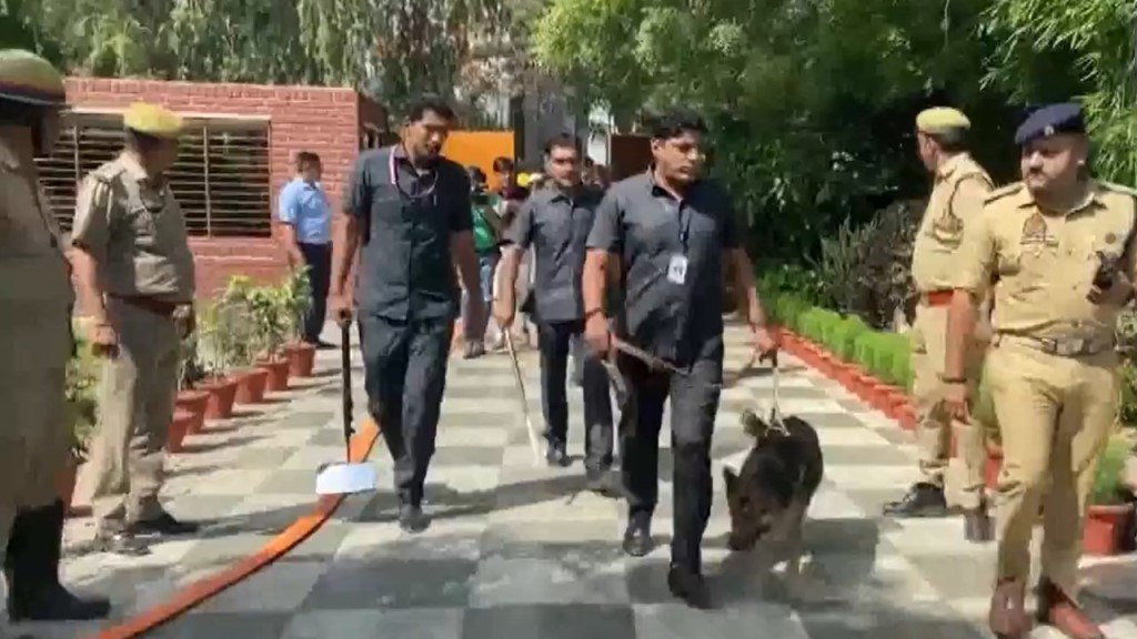 Delhi NCR के 60 से अधिक स्कूलों को मिली बम से उढ़ाने की धमकी, दहशत का माहौल