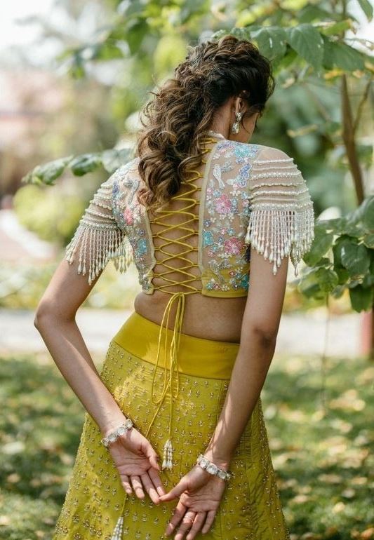रोजाना के साथ पार्टी फंक्शन में पहनने के लिए बेस्ट है ये ब्लाउज डिज़ाइन, देखे कलेक्शन Fancy Blouse Designs