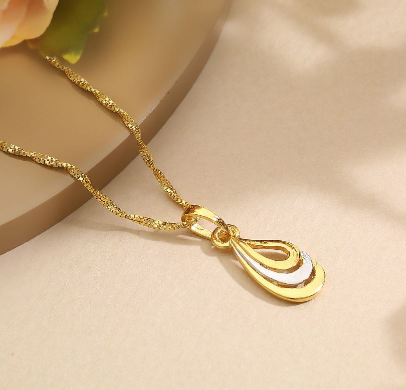 Gold Necklace Designs : नेकलेस के ये लाइट वेट डिज़ाइन आपको देंगे क्लासी लूक