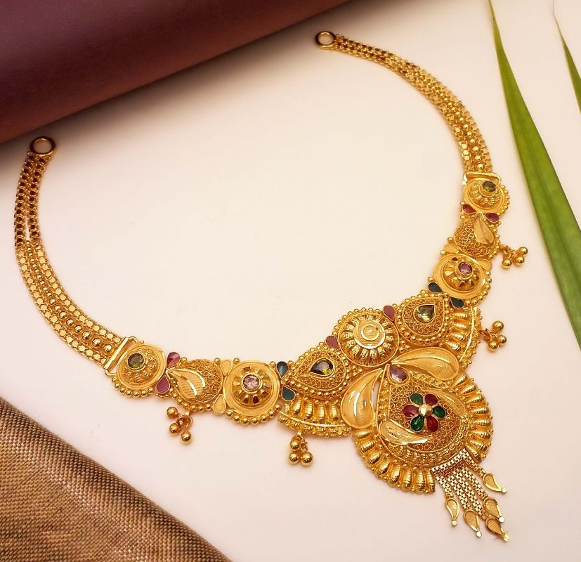 Gold Necklace Designs : नेकलेस के ये लाइट वेट डिज़ाइन आपको देंगे क्लासी लूक