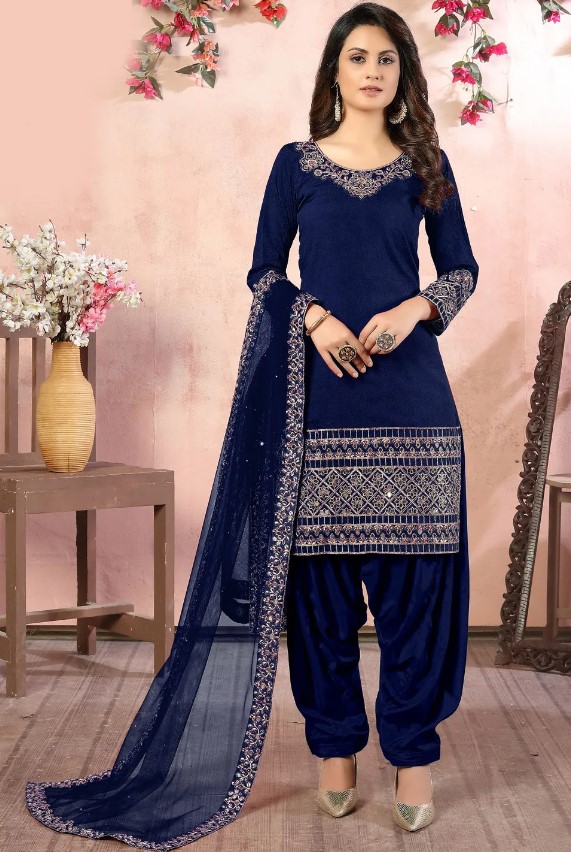 Punjabi Suit : पंजाबी सूट फैंसी डिजाइन आपको देंगे हर मौसम में सदाबहार लुक