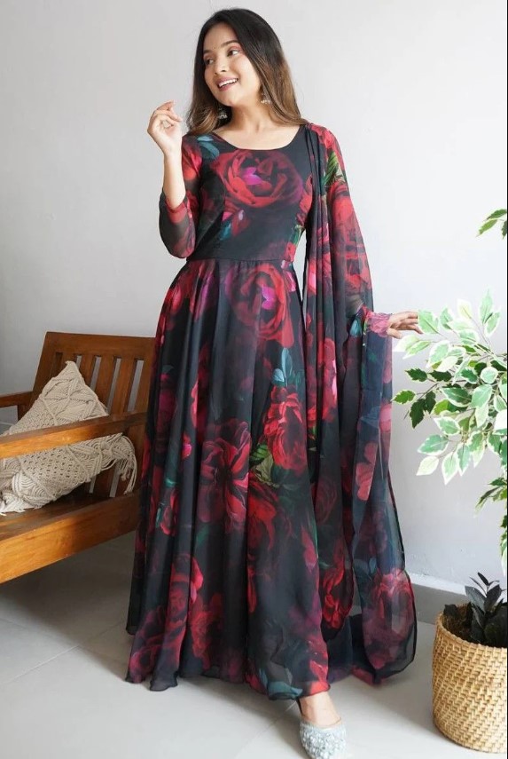 सारे डिजाइन से अच्छा है Anarkali Suit के ये डिजाइन्स, देखे लेटेस्ट डिजाइन