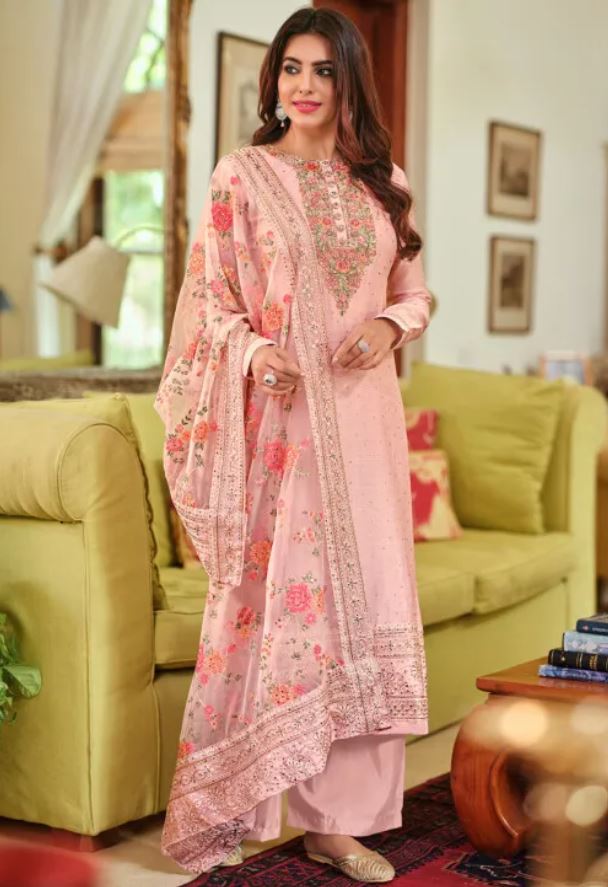 Pakistani Salwar Suit : सलवार सूट पहनना है पसंद तो जरूर ट्राई करे पाकिस्तानी सलवार सूट