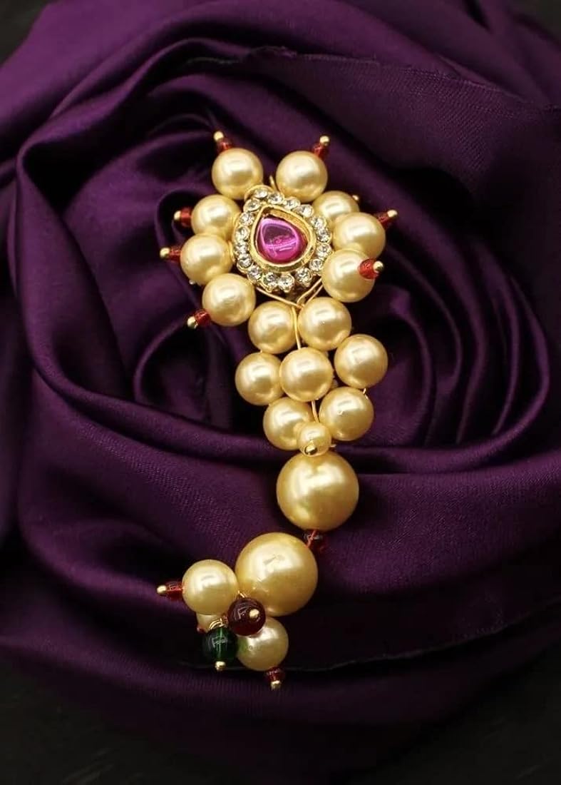 Gold Nath Design : सोने के नथ खरीदने की सोच रहे है तो इन डिज़ाइन्स को जरूर देखे