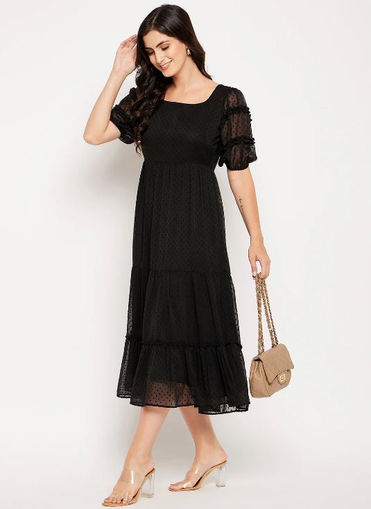 Black Dress For Party Wear : पार्टी में पहने ब्लैक ड्रेस दिखेंगी भीड़ से अलग और खुबसूरत