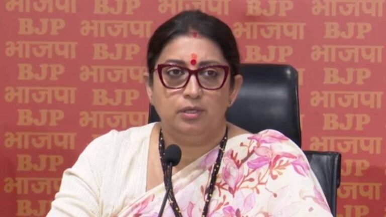 दिल्ली सरकार ने सेवा के नाम पर सत्ता हथियाई और लोगों के खजाने को लूटा - स्मृति ईरानी