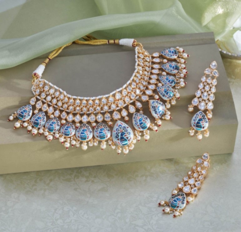 Kundan Necklace Designs : नेकलेस पहनना है पसंद तो जरुर ट्राई करे कुंदन नेकलेस, आपको देंगे रॉयल लुक