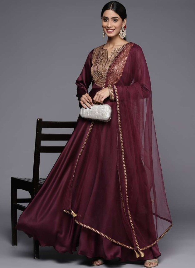 Anarkali Kurta : ये अनारकली कुर्तियां देंगी आपको आकर्षक लुक, देखें डिजाइन