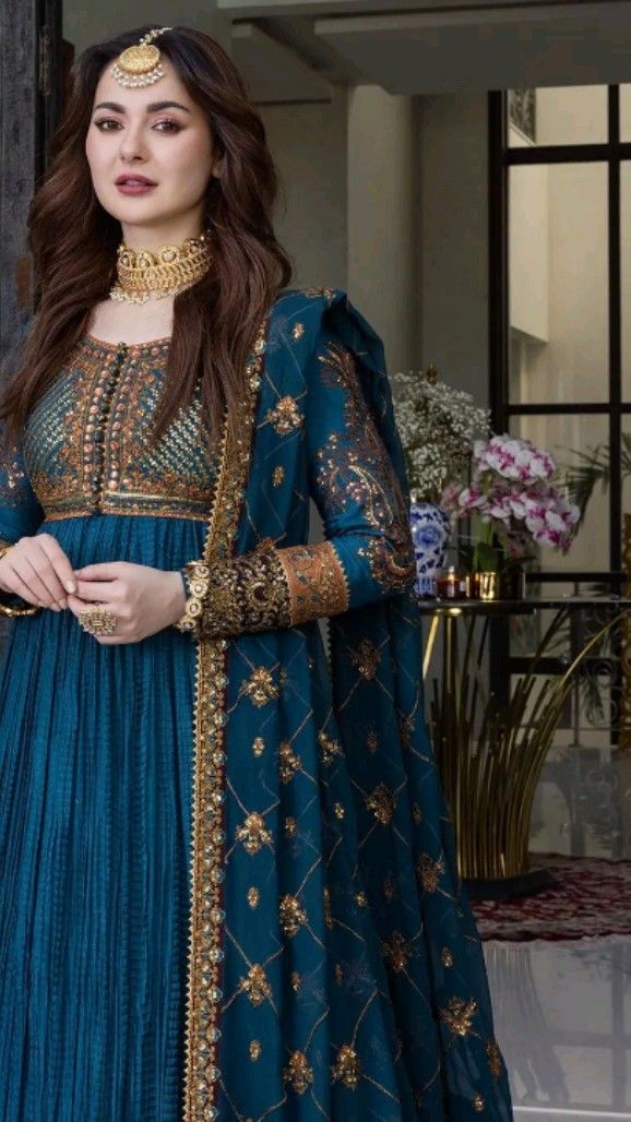 Anarkali Suit को विभिन्न अवसरों पर स्टाइल करने के कुछ खास टिप्स!