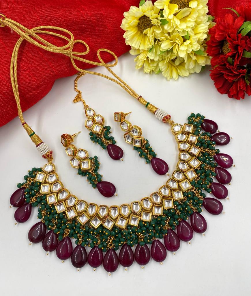 Kundan Necklace Design : शादी, फंक्शन या पार्टी जैसे खास मौकों पर पहनकर जाने के लिए बेस्ट है ये कुन्दन नेकलेस