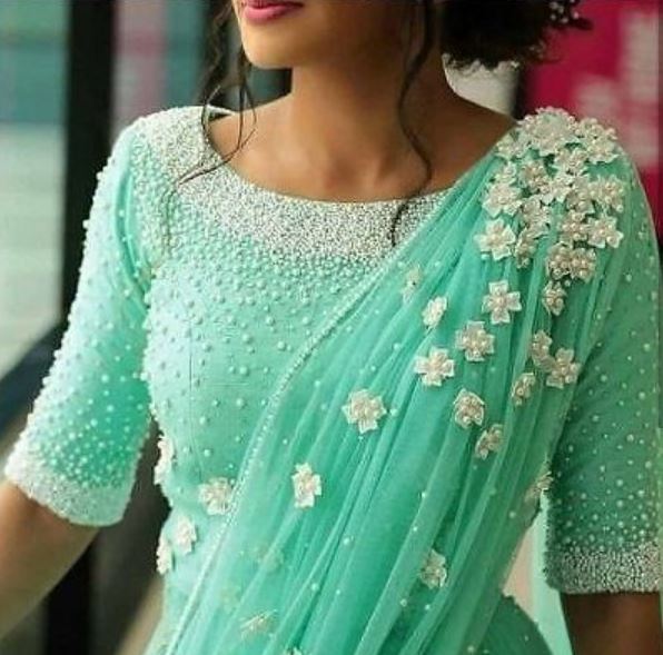 Silk Saree Blouse Designs : हर मौसम में चलन में रहने वाले टॉप 4 सिल्क साड़ी ब्लाउज़ डिज़ाइन, देखे डिज़ाइन