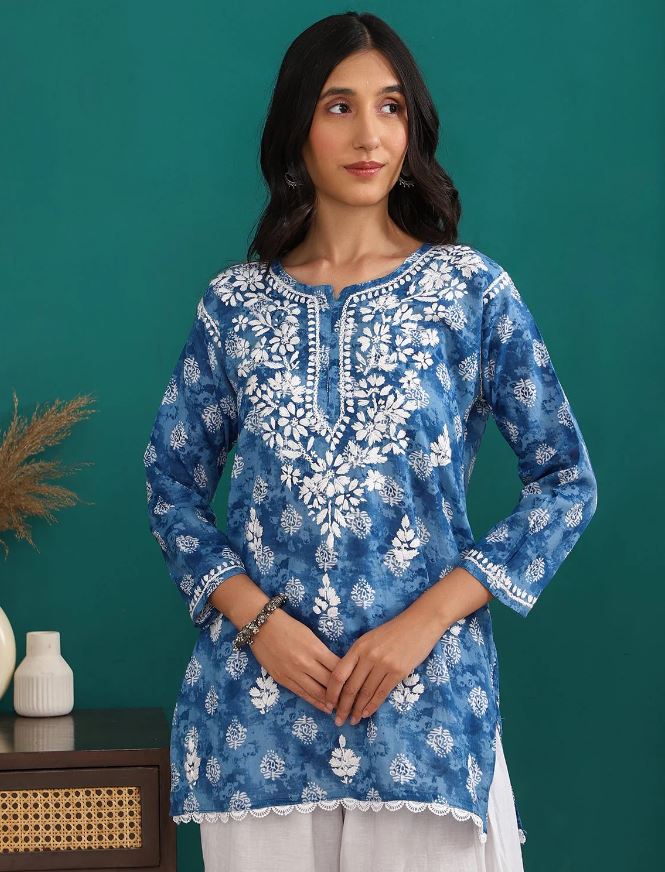 Chikankari Short Kurti के बेहतरीन कलेक्शन जो आपको देंगे अट्रैक्टिव लूक