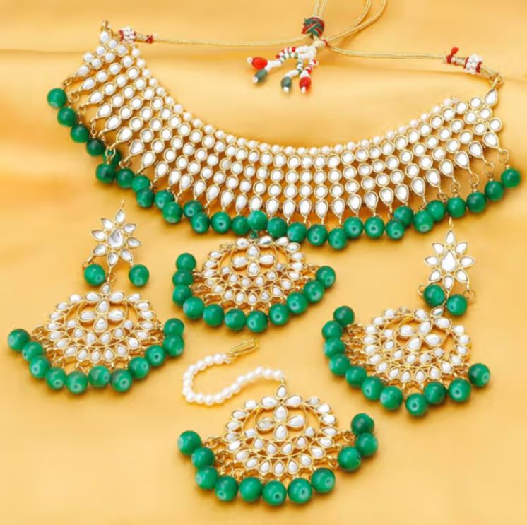 Kundan Necklace Design : शादी, फंक्शन या पार्टी जैसे खास मौकों पर पहनकर जाने के लिए बेस्ट है ये कुन्दन नेकलेस