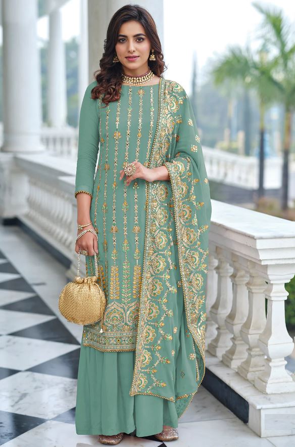 Salwar Suit Design: त्योहारों या शादी-ब्याह मे पहनने के लिए बेस्ट है ये सूट, देखे डिज़ाइन