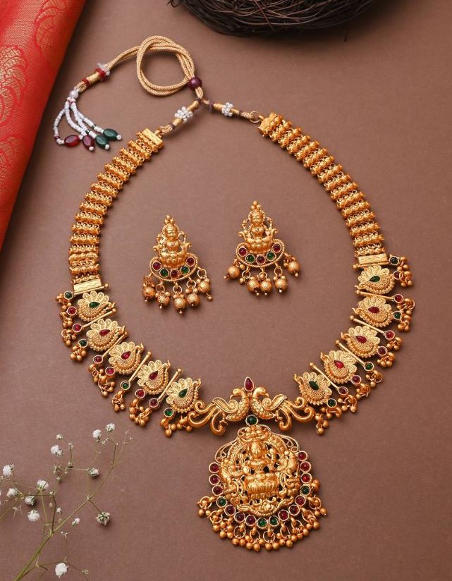 Necklace Design : बेहद खूबसूरत और परफेक्ट लूक देंगे ये नेकलेस सेट, देखे डिज़ाइन