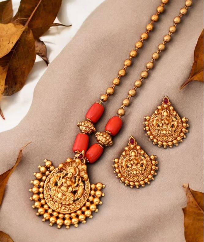 Gold Pendant Design: रोजाना और खास मौकों पर पहनने के लिए बेस्ट है ये पेंडेंट, देखे डिज़ाइन