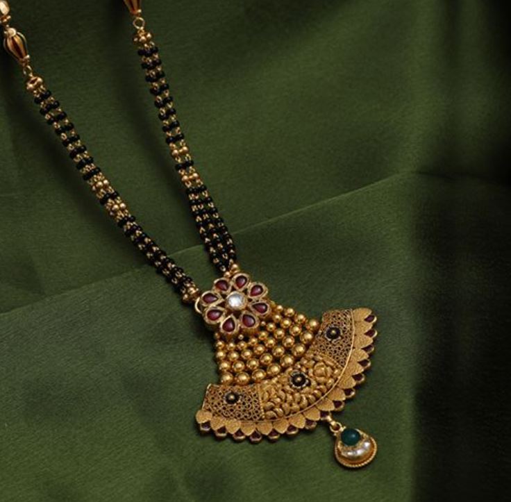 Mangalsutra Design : रोजाना पहनने के लिए लाइटवेट मंगलसूत्र की तलाश में हैं तो इन डिज़ाइन को एक बार जरूर करे ट्राई, देखे डिज़ाइन